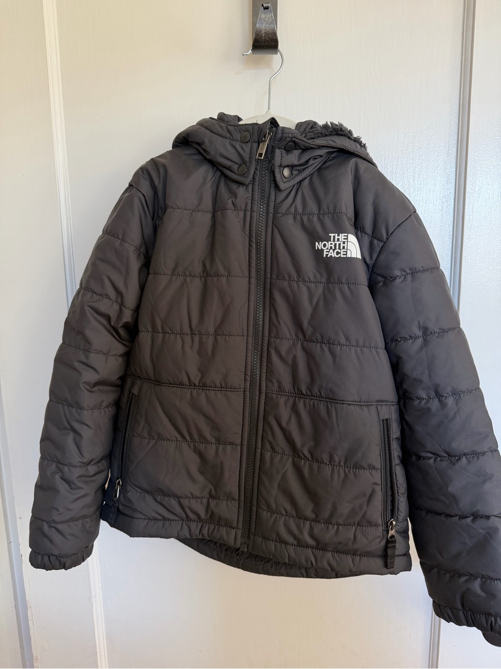 The North Face Boys Black Reversible Puffer Jacket Size Medium removable hood